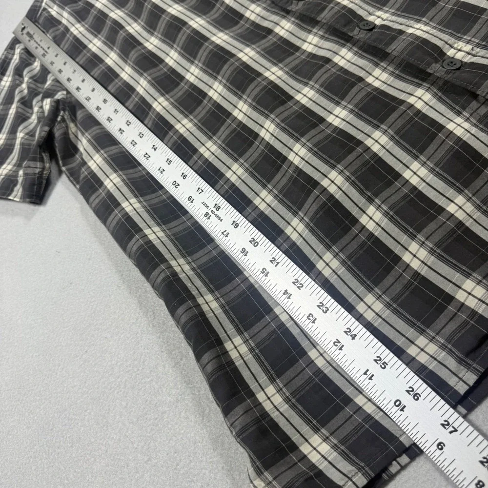 The North Face Mens Black White Plaid Short Sleeve Button Up Hiking Shirt L
